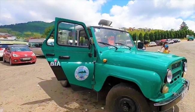 Vehicles 15 years late still carry passengers to Langbiang Mountain, 2,000 meters above sea level - 1