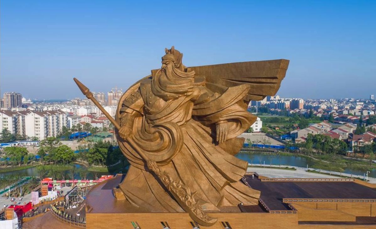 China: the fate of a giant statue 