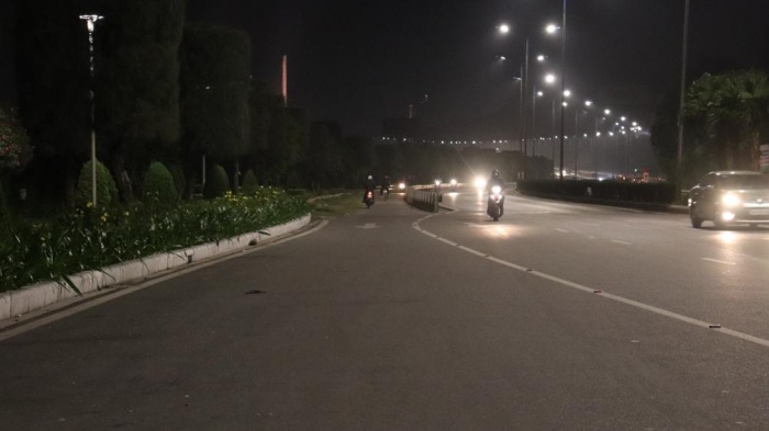 Tài xế say khướt, CSGT phải bế xuống xe vẫn cãi "không uống gì" - 4