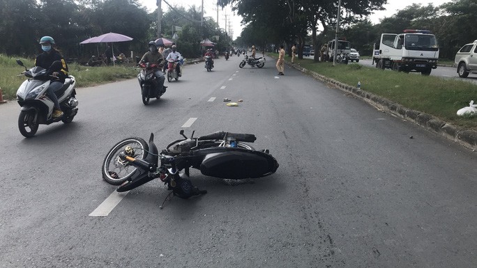 Unexpectedly, the man who beat the lieutenant colonel of the traffic police in Ho Chi Minh City fainted - 2