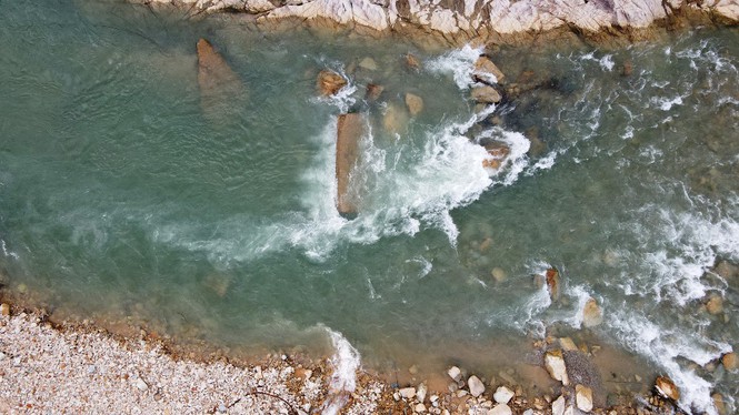 Cận cảnh những khối bê tông "khủng" nghi vùi lấp nạn nhân mất tích ở Rào Trăng 3 - 3