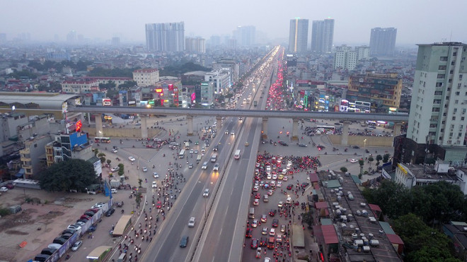 Cầu vượt 'trăm tỷ' và những nút giao thông nhiều tầng Hà Nội nhìn về đêm - 13