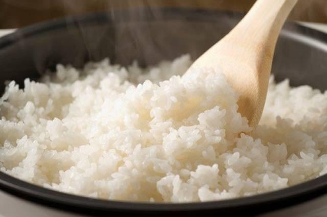 Mẹo bảo quản cơm nguội giữ được dinh dưỡng, hấp lại ngon như vừa nấu - 2