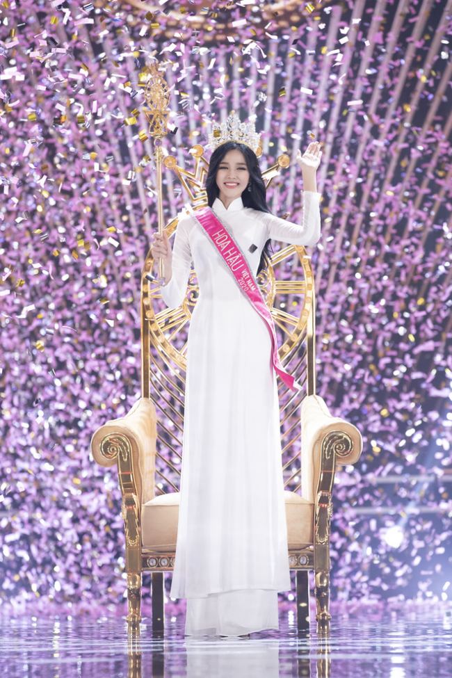 Mẹ tân Hoa hậu Việt Nam 2020: &#34;Hà làm thêm ở xưởng may kiếm vài trăm ngàn mỗi tháng&#34; - 1