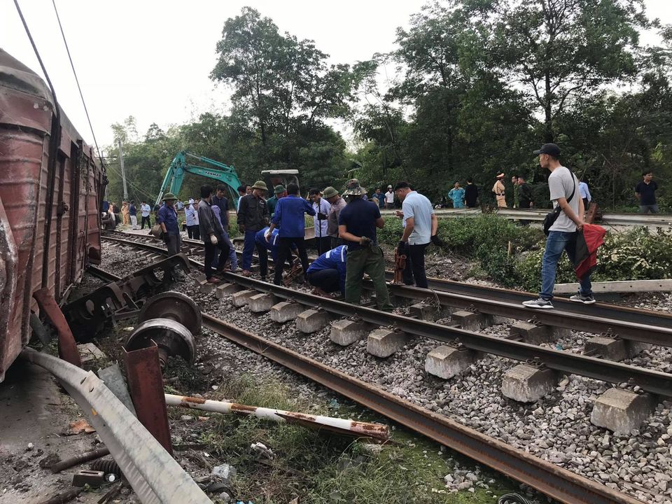 The train derailed, the North-South railroad was paralyzed - 1