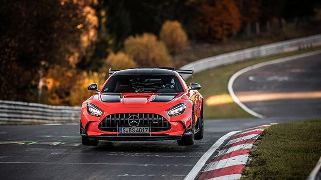 Mercedes-AMG GT Black Series lập kỷ lục tốc độ tại đường đua địa ngục xanh Nurburgring - 1