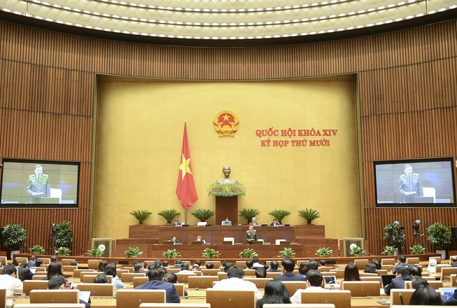 Nóng trong tuần: Cảnh tượng hãi hùng sau khi xe khách đang đổ đèo thì mất phanh - 4