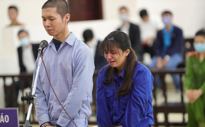 Hot on the week: revealing the reason a girl in Hue was stripped naked and beaten in the 