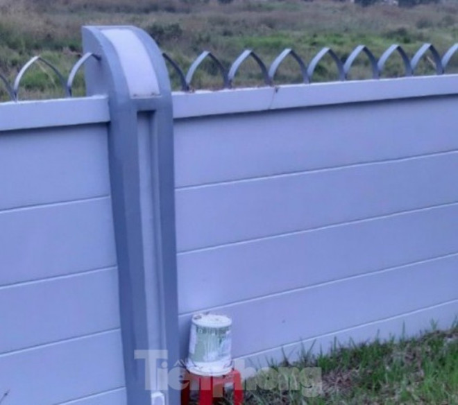 Leo rào bán hàng cho người về từ vùng dịch COVID-19 - 3