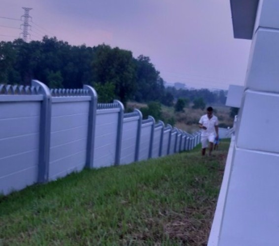 Leo rào bán hàng cho người về từ vùng dịch COVID-19 - 2