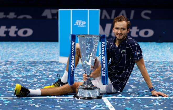 Tennis 24/7: Medvedev lộ bí quyết vô địch, Djokovic sốc vì Zverev đánh mỹ nữ - 1