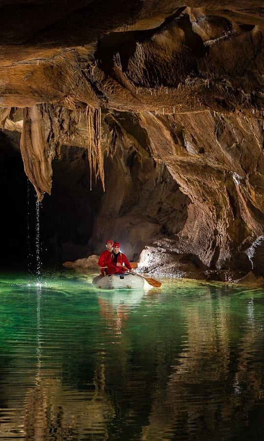 Kinh ngạc trước những hồ nước ngầm lạ lùng nhất thế giới - 4