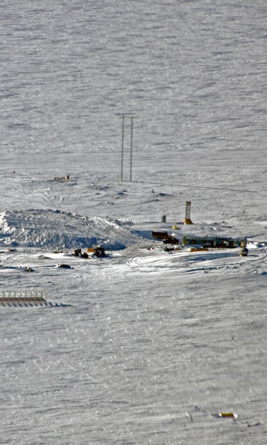 Kinh ngạc trước những hồ nước ngầm lạ lùng nhất thế giới - 6