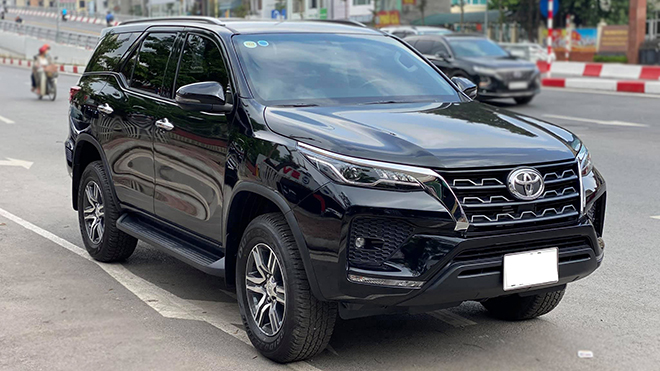 Toyota Fortuner bản nâng cấp chạy lướt 1.000km bán cao hơn cả giá xe mới - 1