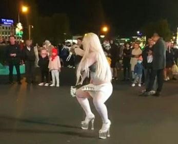 Nhóm thanh niên trình diễn phản cảm ở Đà Lạt: Nghệ thuật mới(!?) - 4