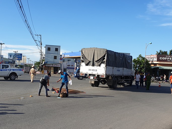 Without paying attention, the truck driver crashed 3 people - 1