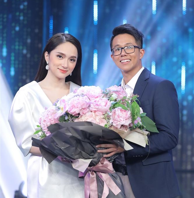 "Người ấy là ai" liên tiếp dính phốt: Bạn trai Hương Giang bị tố gạ tình, kẻ ồn ào "quỵt tiền" - 1