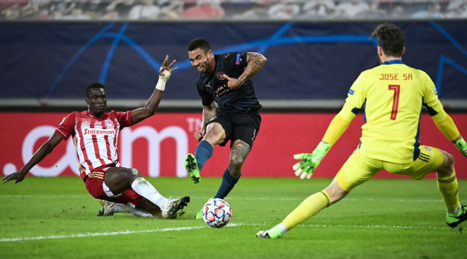 Olympiacos - Man City: Create class, soon win a golden ticket (Cup soccer result) - 1