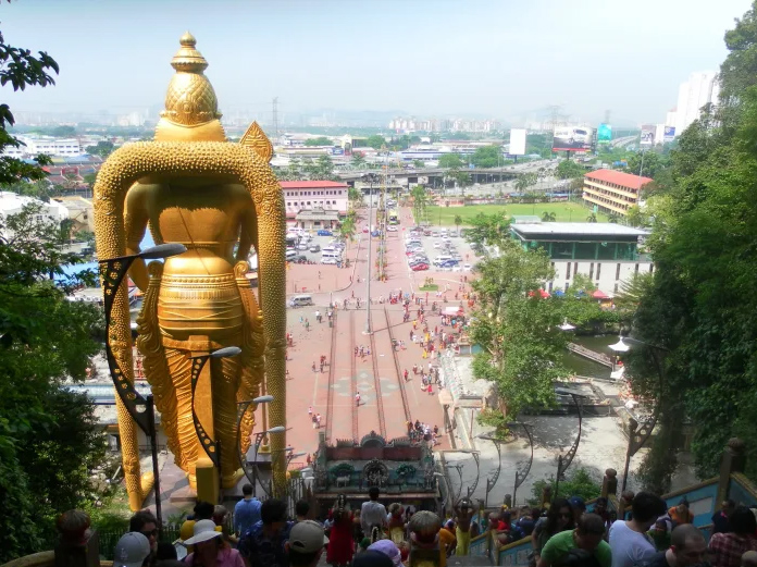 Leo gần 300 bậc thang cầu vồng để tới hang động này nhưng ai cũng phải trầm trồ - 8