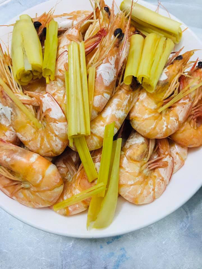 Rã đông theo cách lạ kỳ, tôm tươi rói như vừa đánh bắt, luộc lên ngọt lịm - 4