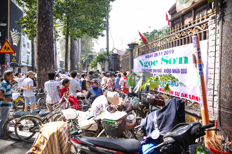 The reason why Ngoc Son did not dare to come out when hundreds of people surrounded the 