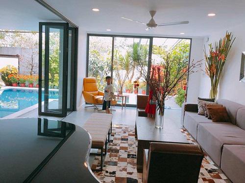 Inside Ho Ngoc Ha-Kim Ly's Newly Built Villa: Simple Yet Luxurious - 2