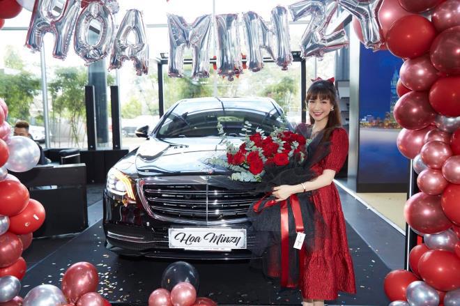 Bóc giá xế hộp Hoà Minzy tự mua, không cần xin tiền chồng đại gia - 1