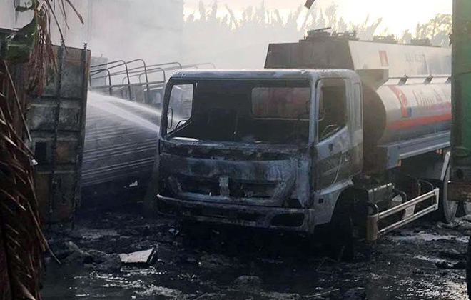 Parking lot and garage in Saigon caught fire, many cars caught fire - 3