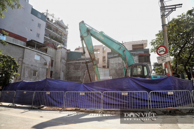 Phố Cửa Bắc im lìm sau khi phát hiện quả bom nặng 340 kg - 10