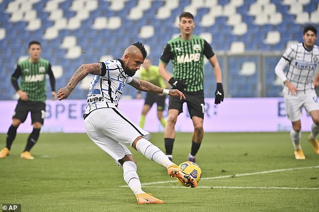 Video Sassuolo - Inter Milan: Thảm họa trung vệ, 3 bàn choáng váng - 1