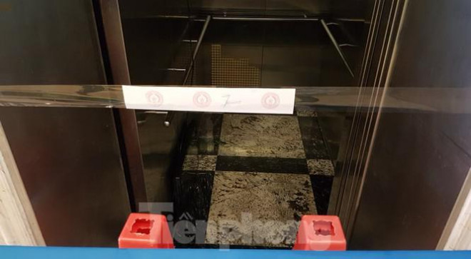 Hiện trường vụ rơi thang máy khiến nhiều người bị thương ở Hà Nội - 6