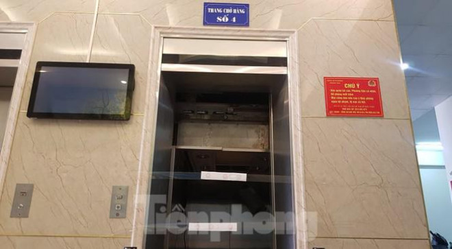 Hiện trường vụ rơi thang máy khiến nhiều người bị thương ở Hà Nội - 3