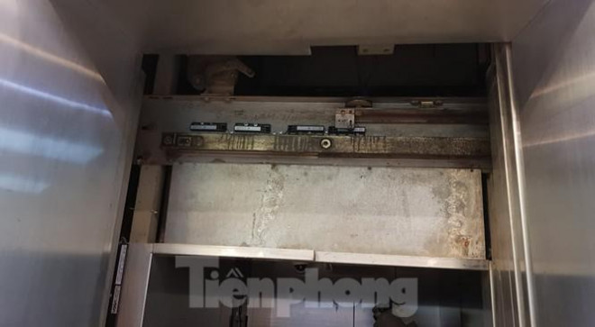 Hiện trường vụ rơi thang máy khiến nhiều người bị thương ở Hà Nội - 8