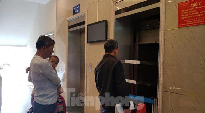 Hiện trường vụ rơi thang máy khiến nhiều người bị thương ở Hà Nội - 13