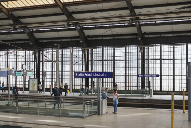 10 khu vực từ thời chiến tranh lạnh nay trở nên cực hút khách - 8