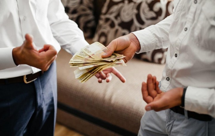 Ngán ngẩm khi cho người thân vay tiền: Bị block, "cạch mặt" vì nhắn tin đòi nợ - 1