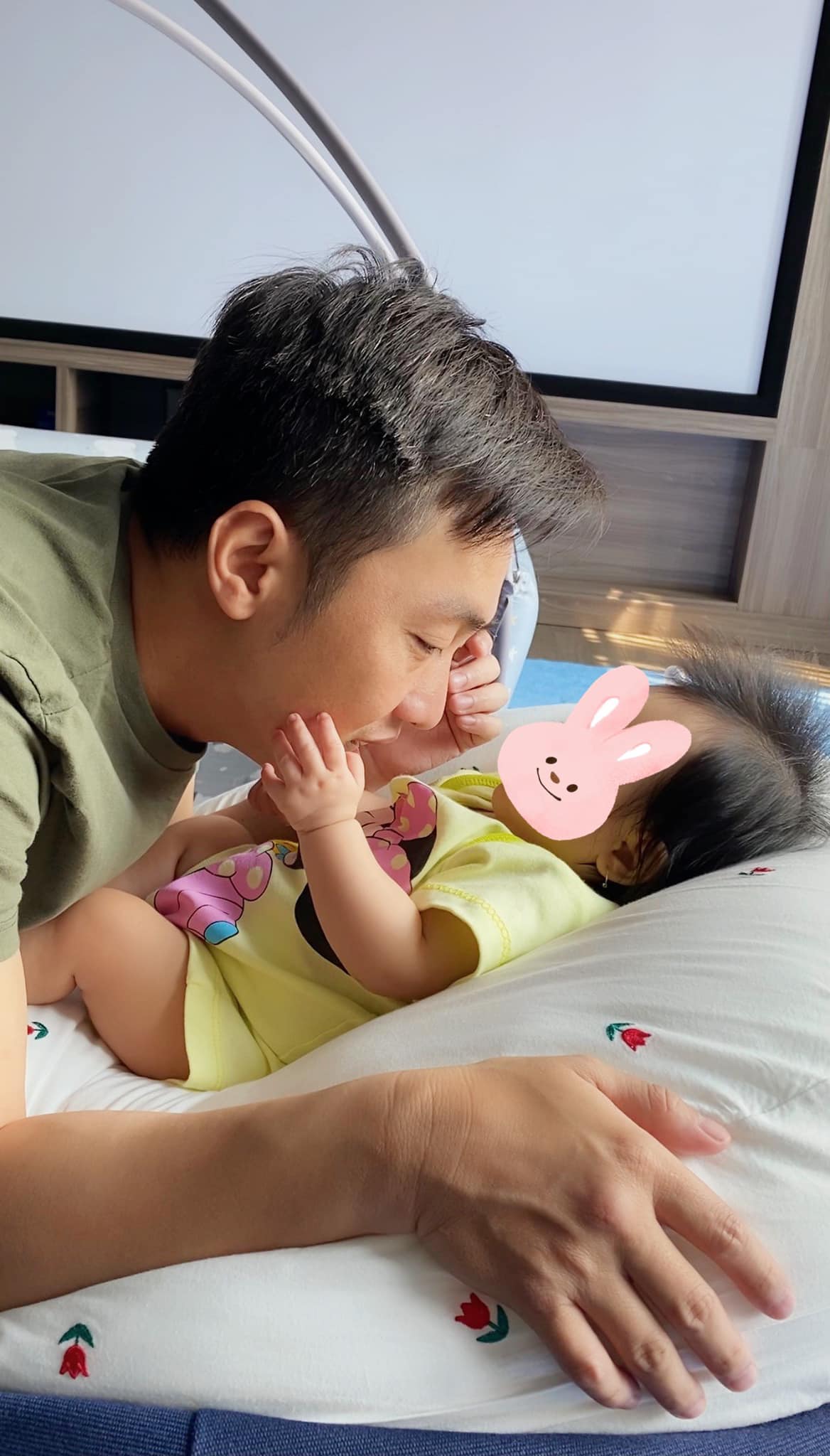 Sau khi "thành người thừa", Đàm Thu Trang hé lộ mối quan hệ với con riêng của chồng - 1