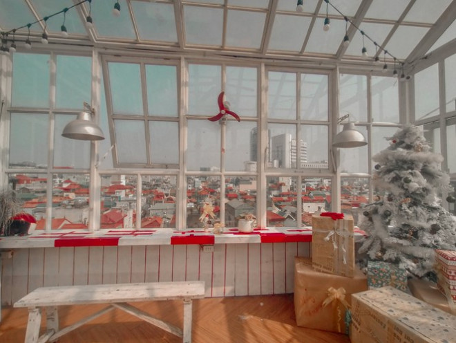 Top 5 quán cà phê đáng yêu, đẹp và “ngầu” nhất định bạn phải ghé vào mùa Giáng sinh này - 16