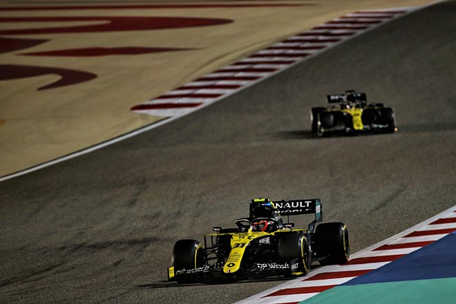 F1 racing, Bahrain GP: Mercedes overtakes Williams, dramatic group race between - 4