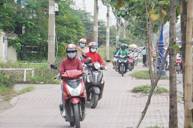 Horrible traffic jam in Saigon, for 3 hours the car only 