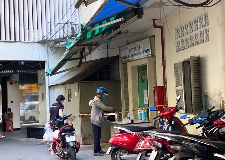 Cảnh vắng vẻ tại ngôi trường BN1342 từng đến học trong thời gian tự cách ly - 9