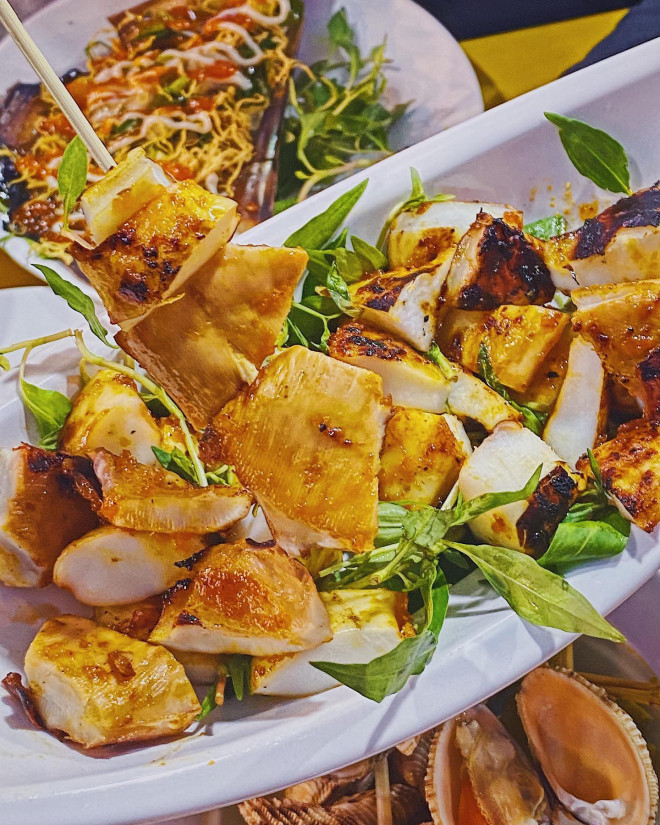 Bạn chọn ăn hải sản “hạt dẻ” vỉa hè hay hải sản kiểu buffet “chanh xả”? - 3