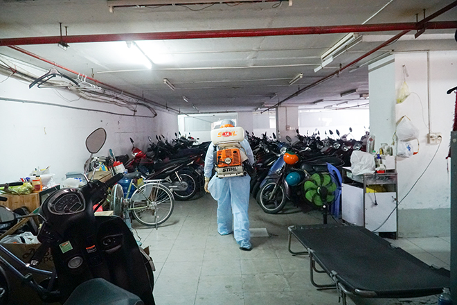 Cảnh khử khuẩn tại ngôi trường BN1342 từng đến học khi đang tự cách ly - 11