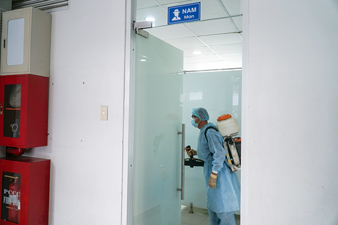 Cảnh khử khuẩn tại ngôi trường BN1342 từng đến học khi đang tự cách ly - 12