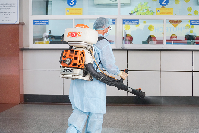 Cảnh khử khuẩn tại ngôi trường BN1342 từng đến học khi đang tự cách ly - 6