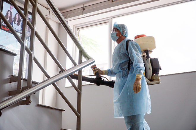 Cảnh khử khuẩn tại ngôi trường BN1342 từng đến học khi đang tự cách ly - 8