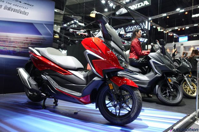 Honda giới thiệu Forza350 mới với tính năng cực "xịn" chưa xe ga nào có! - 1