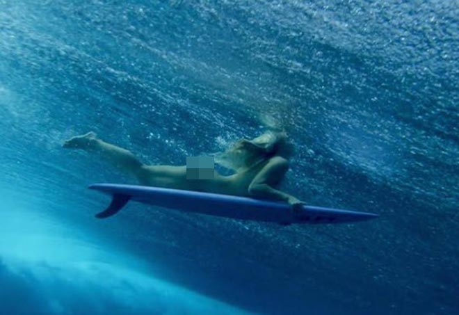 The Australian goddess of surfing is not surprising - 7