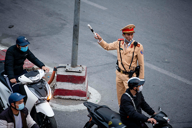 Sau gần 1 tháng thông xe đường vành đai 2 trên cao, nút giao Ngã Tư Sở vẫn ùn tắc kinh hoàng - 16