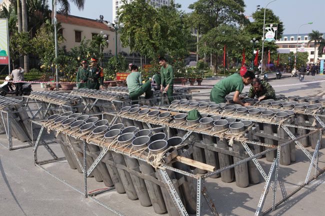 Ä'Æ¡n Vá»‹ Duy Nháº¥t Cá»§a Bá»™ Quá»'c Phong Ä'ang Sáº£n Xuáº¥t Cung á»©ng Phao Hoa